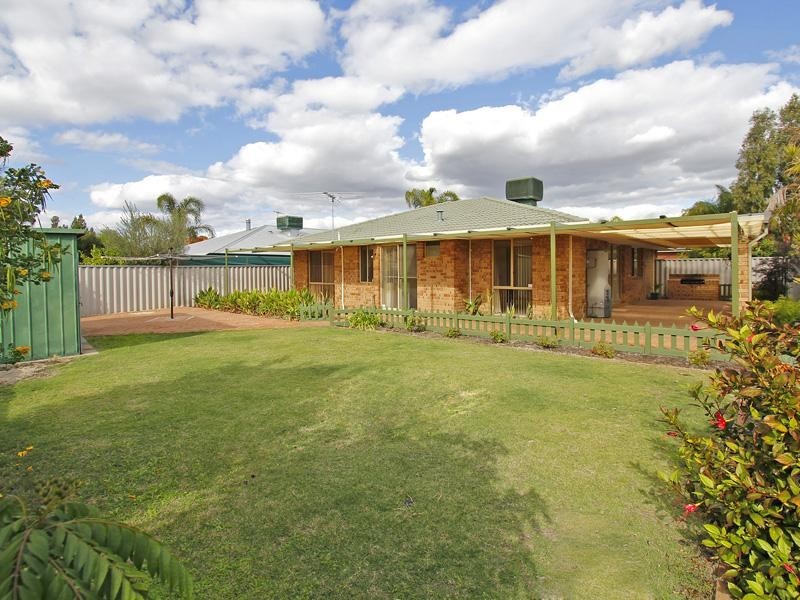 18 Woodleigh Gardens, Ballajura WA 6066