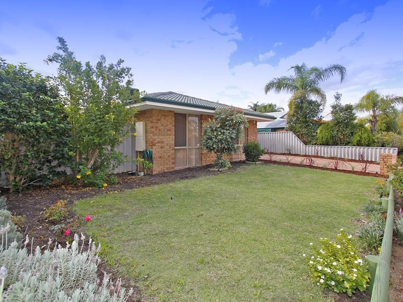 18 Woodleigh Gardens, Ballajura WA 6066