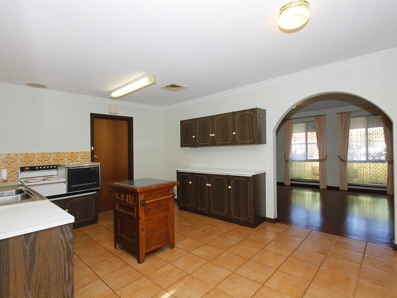 90 Leeds Street, Dianella WA 6059