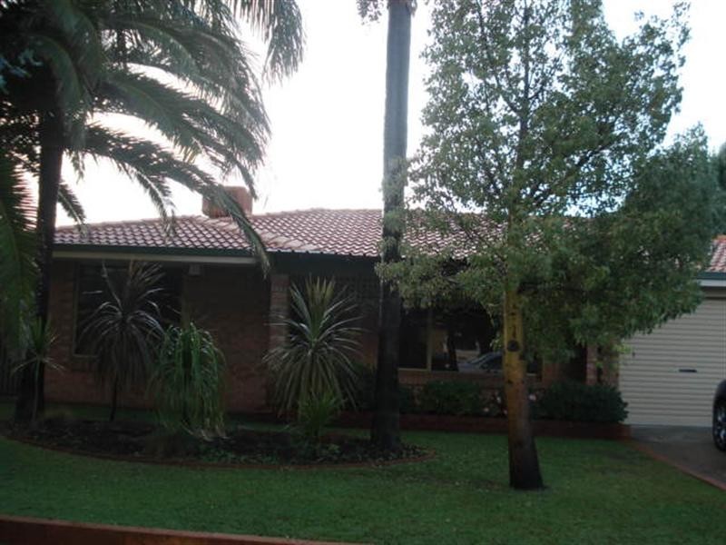 4 Gambia Court, Beechboro WA 6063