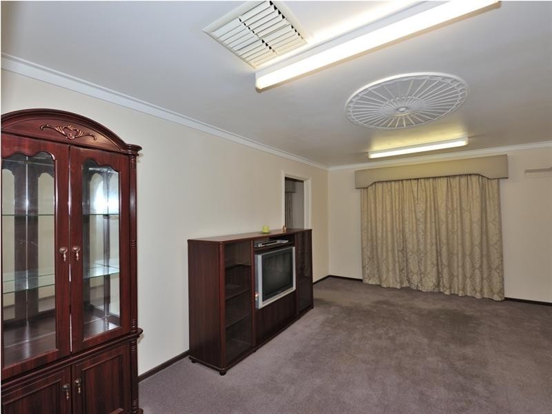 39 Maguire Avenue, Beechboro WA 6063