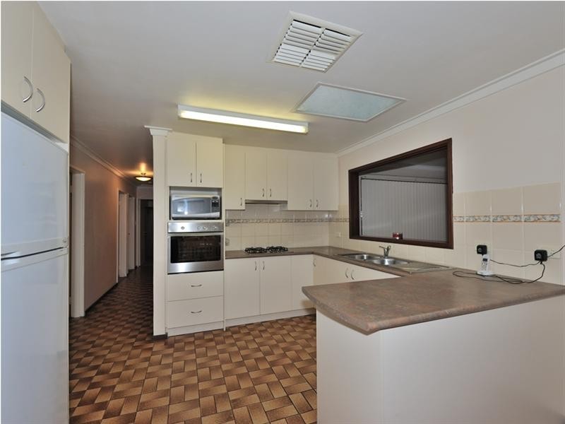 39 Maguire Avenue, Beechboro WA 6063