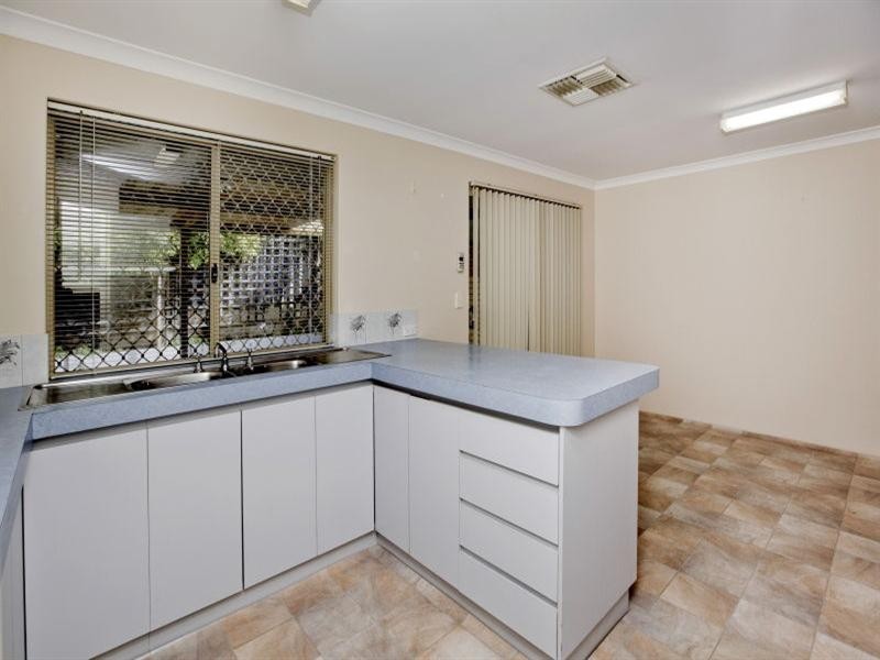 2/131 Shakespeare Avenue (off Homer St), Yokine WA 6060