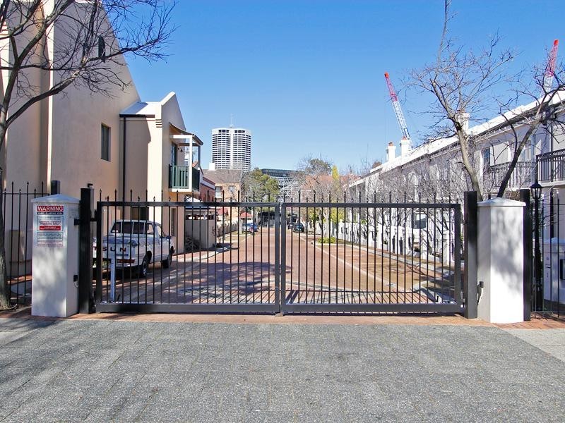 4 Little Shenton Lane, Northbridge WA 6003