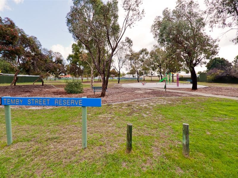 27B Temby Street, Beckenham WA 6107