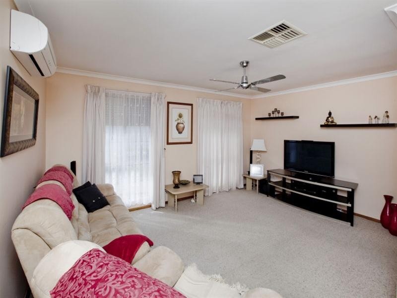 84B Naunton Way, Eden Hill WA 6054