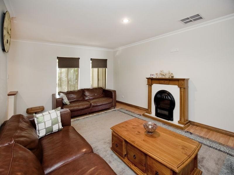 31 Whimbrel Parade, Beechboro WA 6063