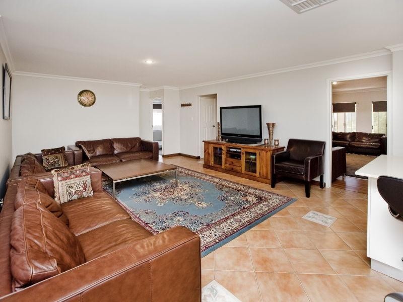 31 Whimbrel Parade, Beechboro WA 6063