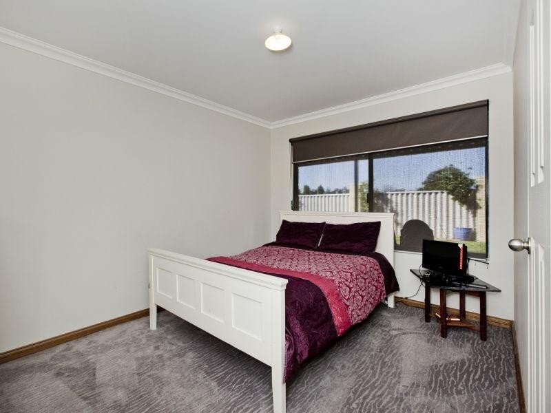 31 Whimbrel Parade, Beechboro WA 6063