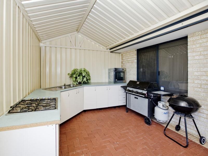 31 Whimbrel Parade, Beechboro WA 6063