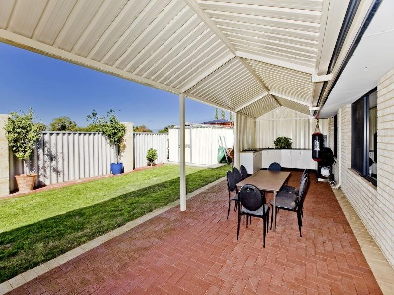 31 Whimbrel Parade, Beechboro WA 6063