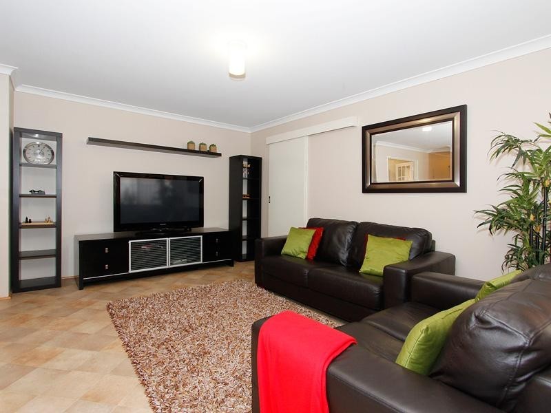 33 Hillwater Prom, Beechboro WA 6063