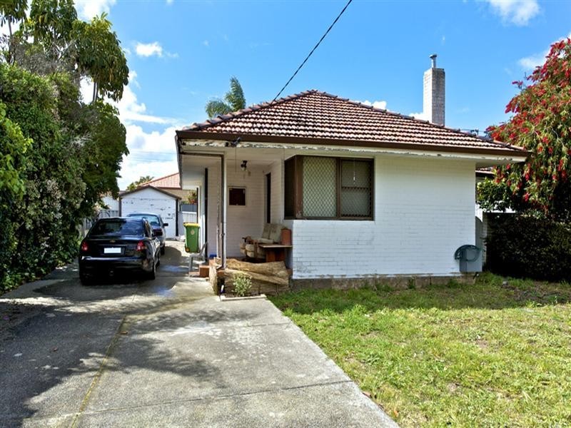 32 Wade Street, Embleton WA 6062