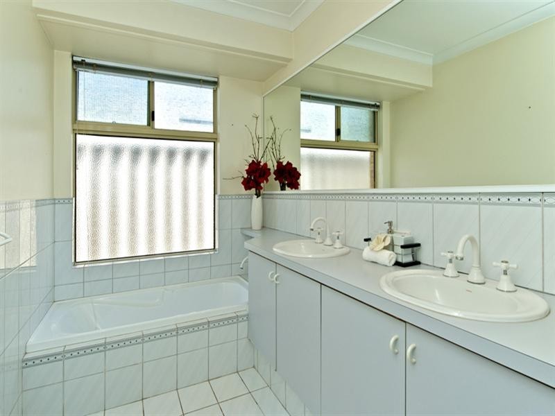 7 Cherrywood Avenue, Dianella WA 6059