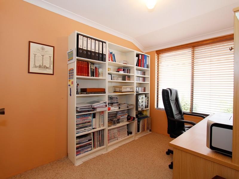 10 Cockatoo Chase, Beechboro WA 6063