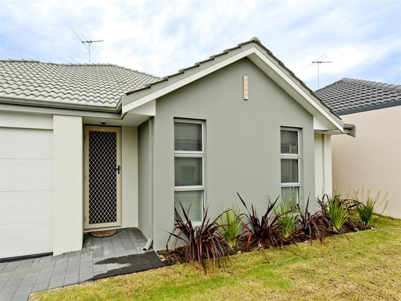 6/24 Larwood Crescent, High Wycombe WA 6057