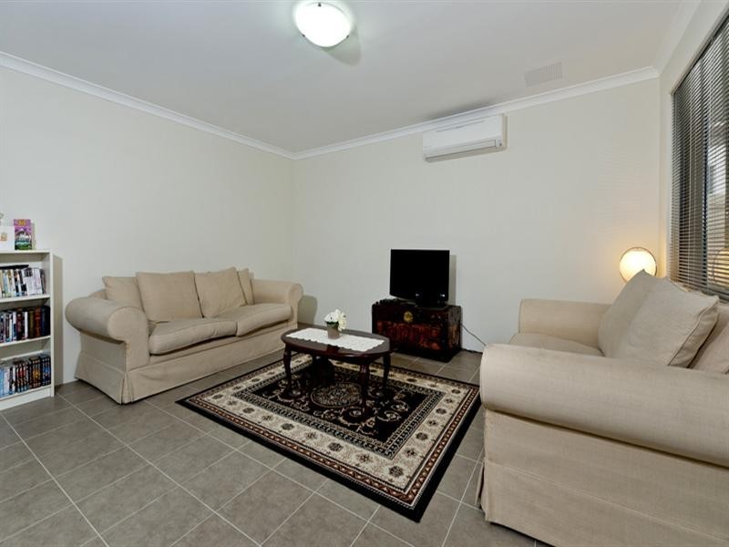 6/24 Larwood Crescent, High Wycombe WA 6057