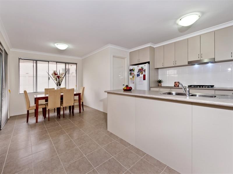 6/24 Larwood Crescent, High Wycombe WA 6057