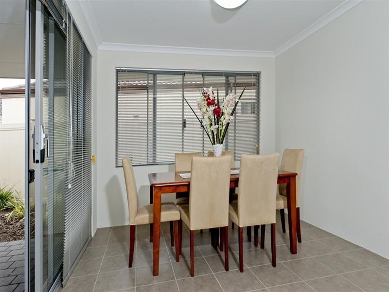 6/24 Larwood Crescent, High Wycombe WA 6057