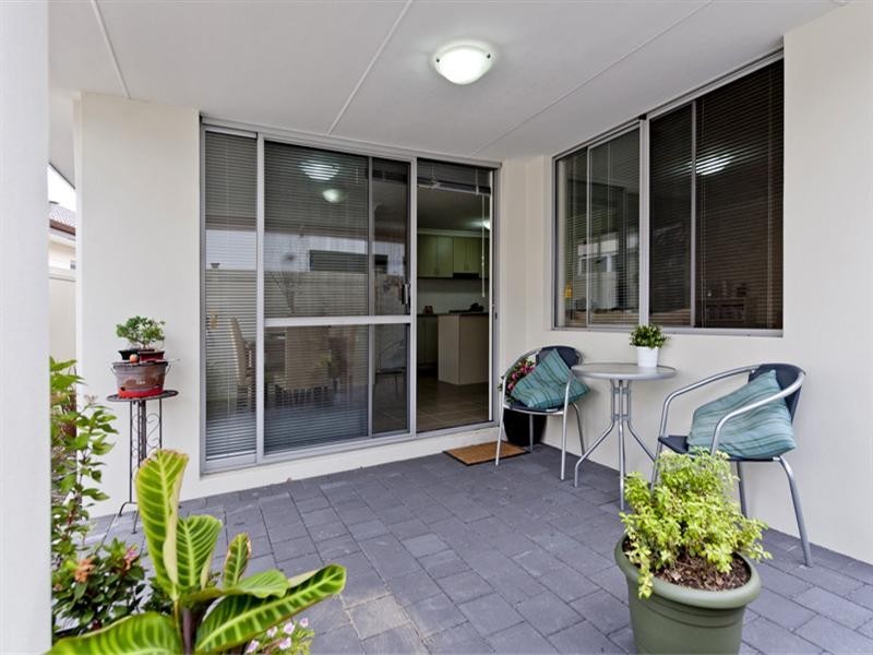 6/24 Larwood Crescent, High Wycombe WA 6057