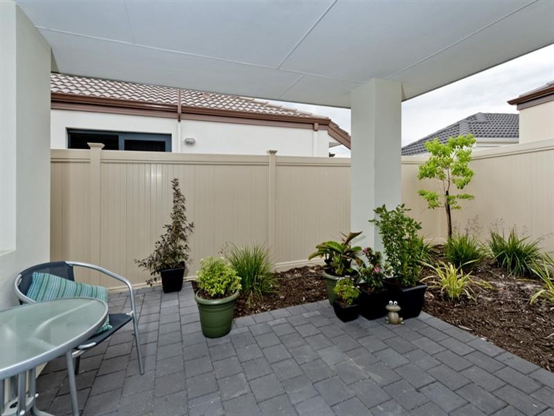 6/24 Larwood Crescent, High Wycombe WA 6057