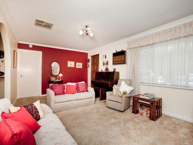 32 Holmwood Way, Embleton WA 6062