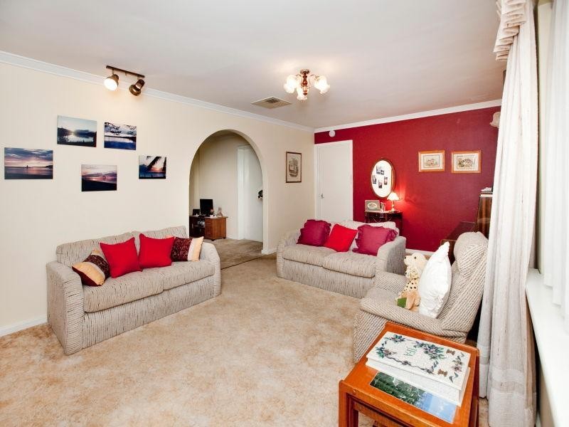 32 Holmwood Way, Embleton WA 6062