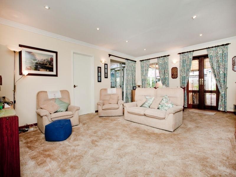 32 Holmwood Way, Embleton WA 6062