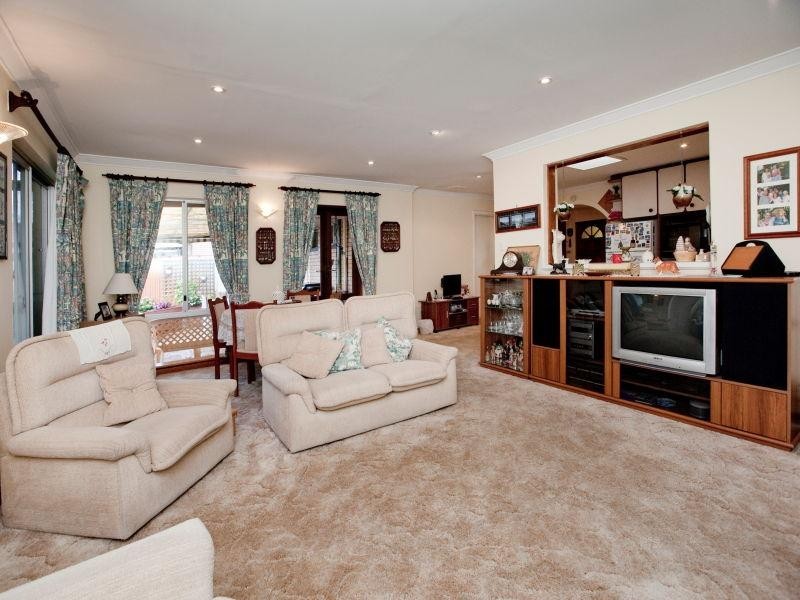 32 Holmwood Way, Embleton WA 6062