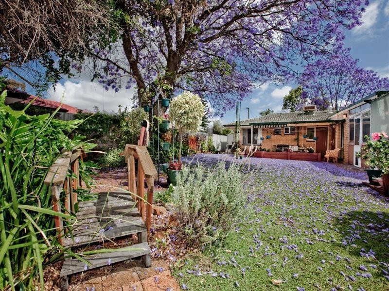 32 Holmwood Way, Embleton WA 6062