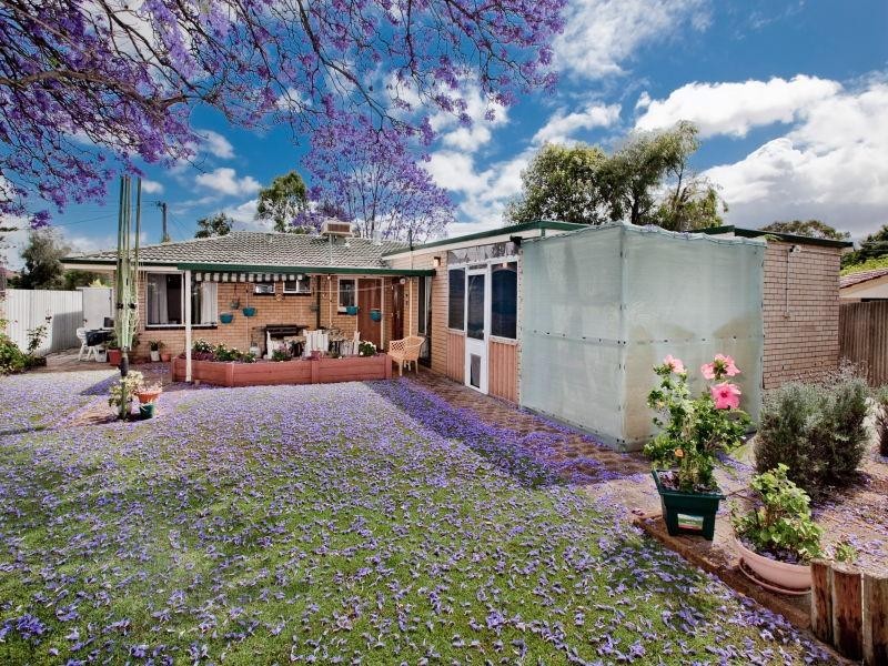 32 Holmwood Way, Embleton WA 6062