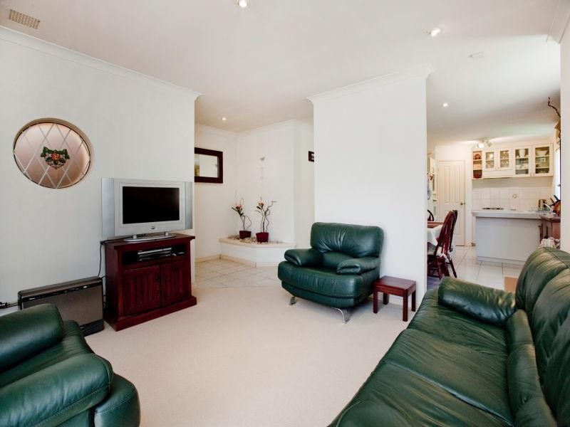 2/21 Quondong Street, Nollamara WA 6061