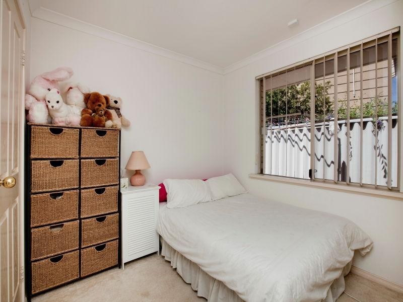 2/21 Quondong Street, Nollamara WA 6061