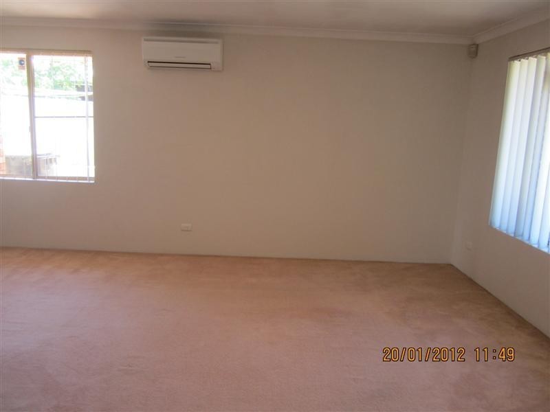 31 Augustus Way, Marangaroo WA 6064