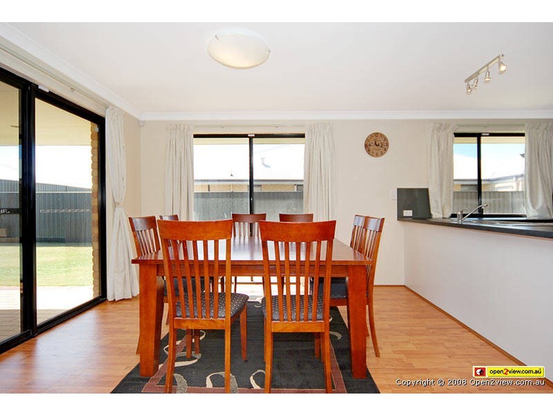 31 Beechwood Circle, Aveley WA 6069