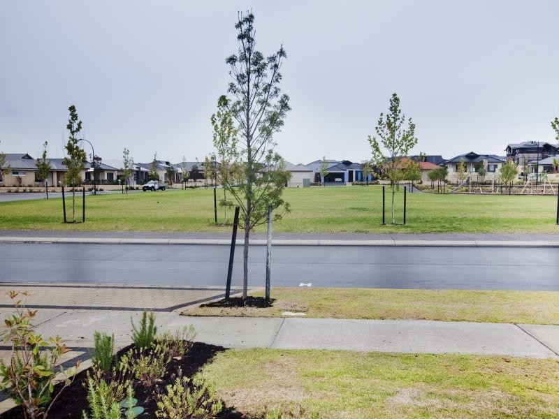 4 Delaney Road, Aveley WA 6069