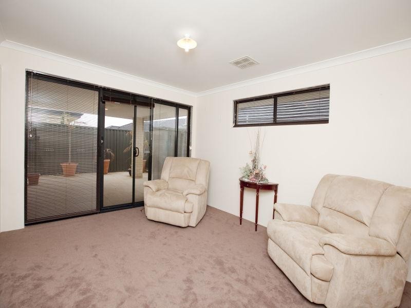 4 Delaney Road, Aveley WA 6069