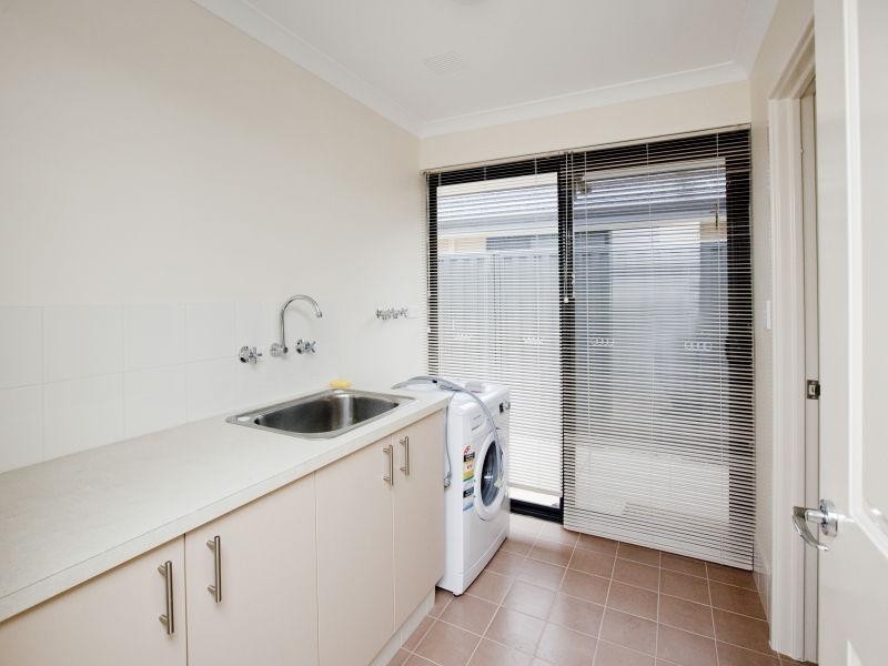 4 Delaney Road, Aveley WA 6069