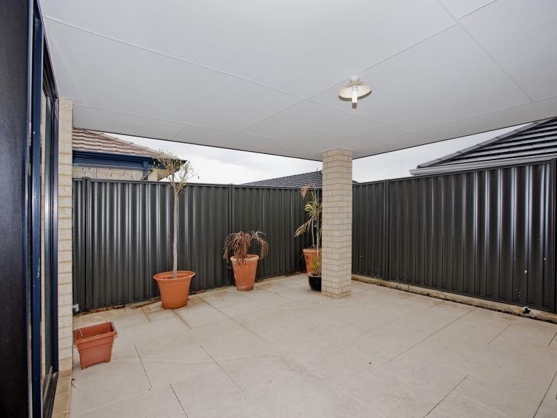 4 Delaney Road, Aveley WA 6069