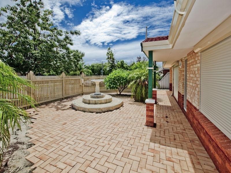 6 Treffone Street, Redcliffe WA 6104