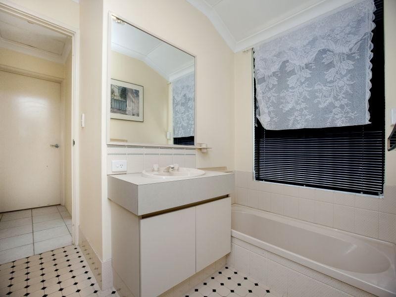 6 Treffone Street, Redcliffe WA 6104
