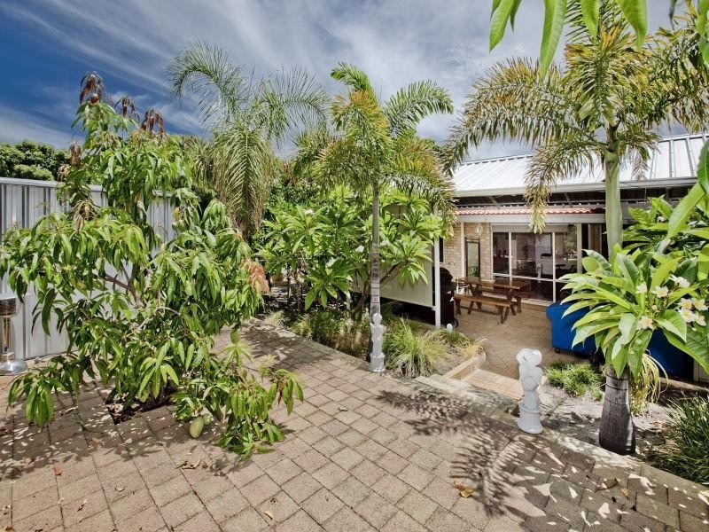 6 Treffone Street, Redcliffe WA 6104