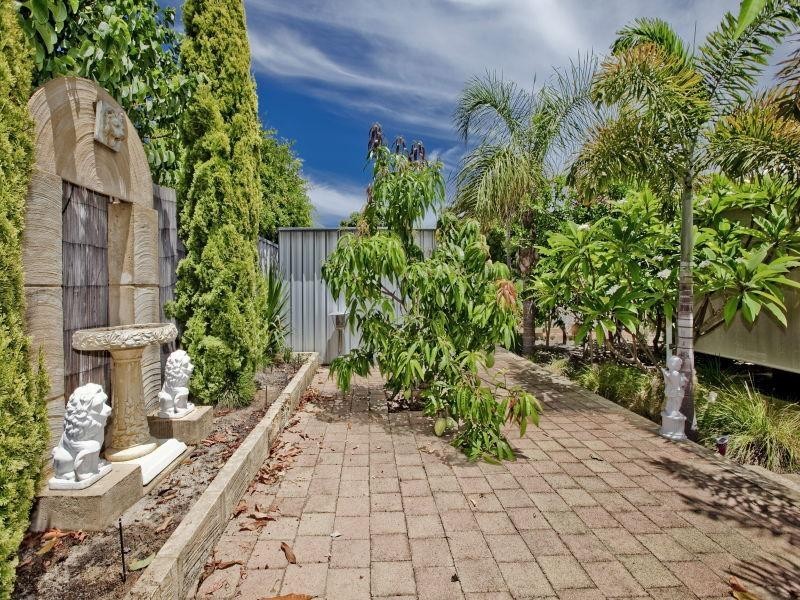 6 Treffone Street, Redcliffe WA 6104