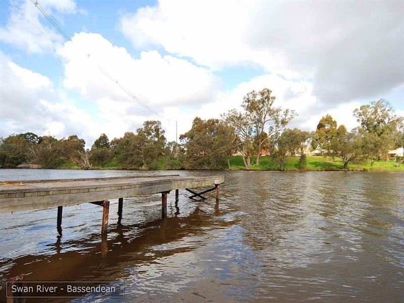 18a Third Avenue, Bassendean WA 6054