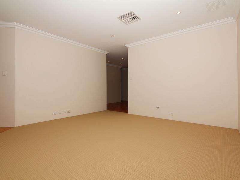 15C Loughton Way, Balga WA 6061