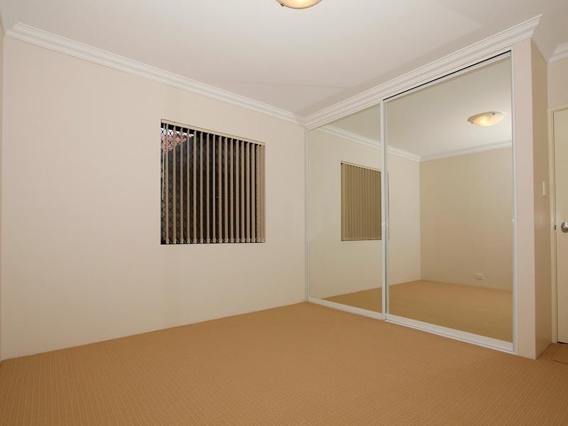 15C Loughton Way, Balga WA 6061