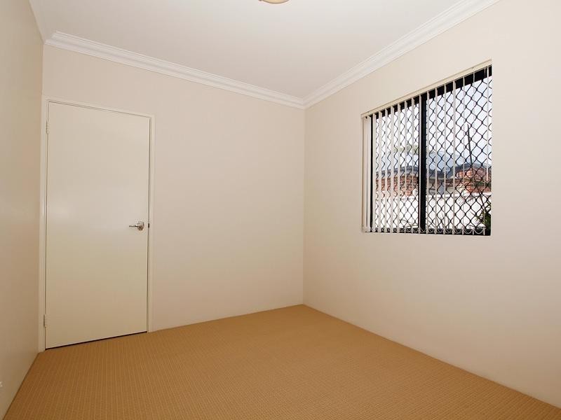 15C Loughton Way, Balga WA 6061