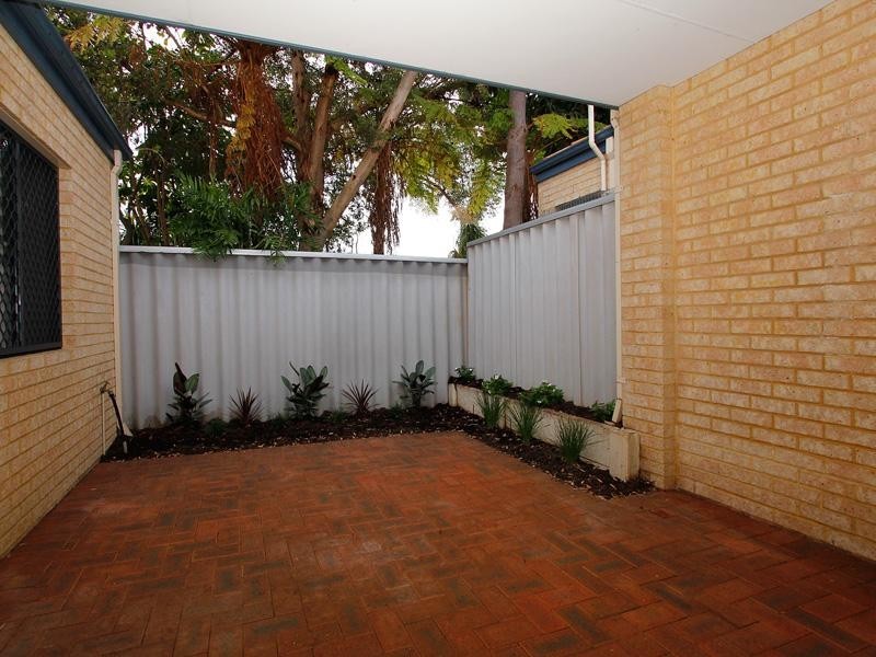 15C Loughton Way, Balga WA 6061