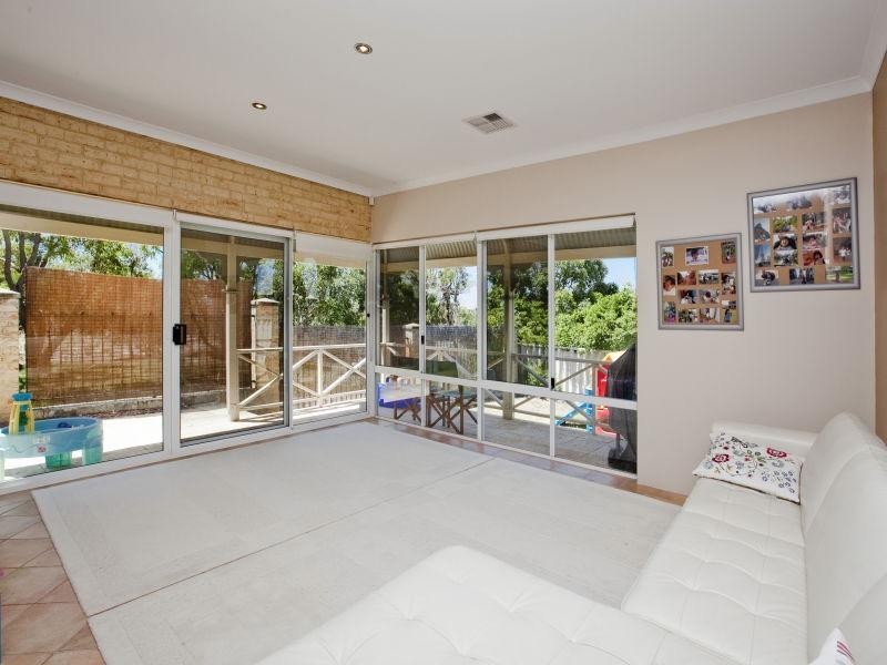 10 Tobruk Lane, Dianella WA 6059