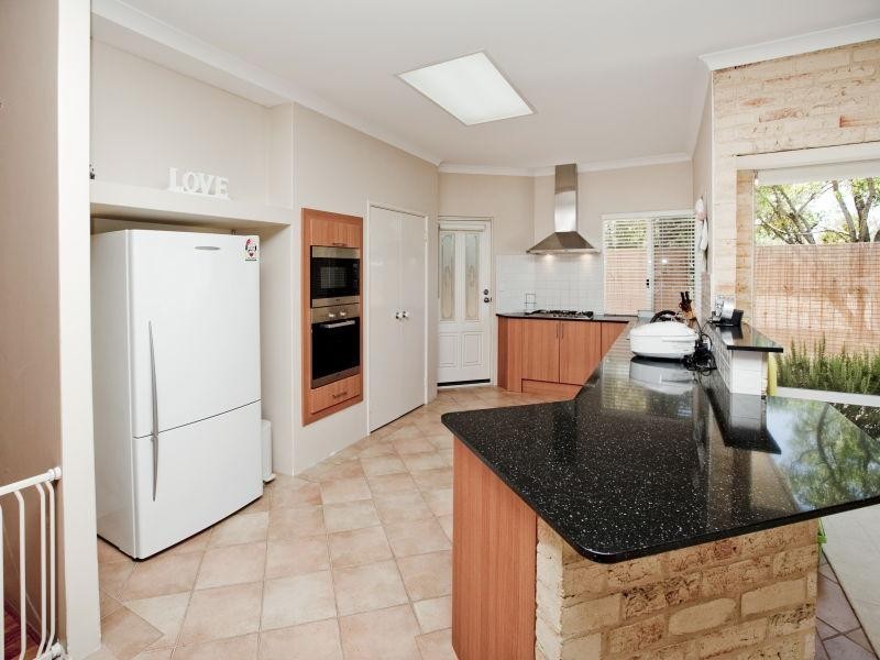 10 Tobruk Lane, Dianella WA 6059